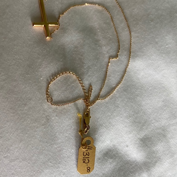 14kt gold crossnecklace willing to negotiate price
